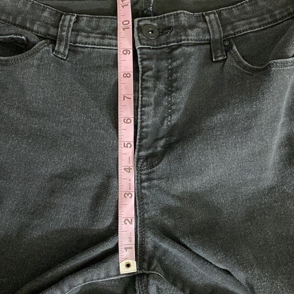 Style & Co | Black Curvy Skinny Leg Jeans Size 12 - Picture 15 of 16
